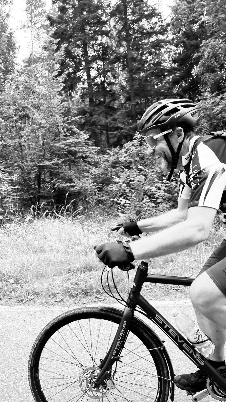 Zjedźmy ze szlaku. Będzie fajnie.W gruncie rzeczy było pięknie, choć czasem trzeba było iść z buta.Z nim nigdy nie jest nudno 😎#rowerowelove #naturelovers #wroclove #roweroweswiry #malzenstwo #partnerstwo #mójczłowiek #esencjazycia #przełęcztąpadła #slask #polskajestpiękna